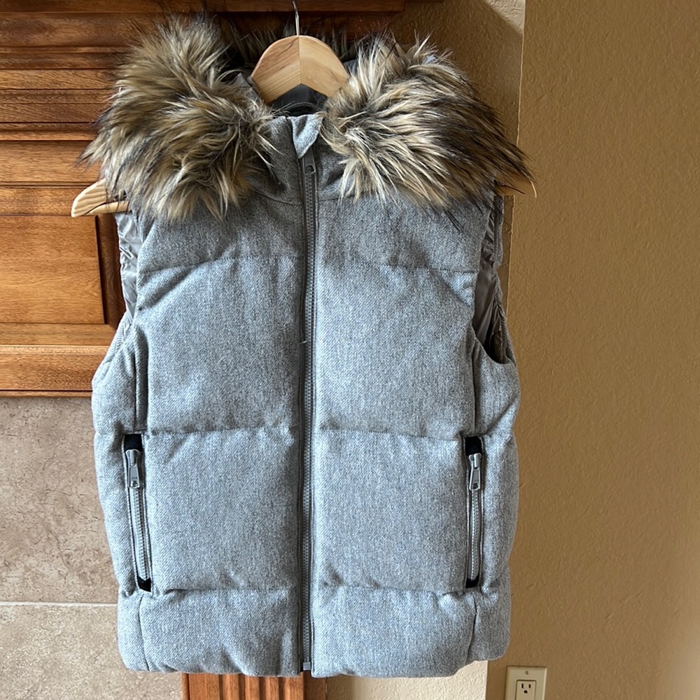 Gap gray vest with fur hood